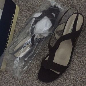 Nordstrom T-strap sandal/heel